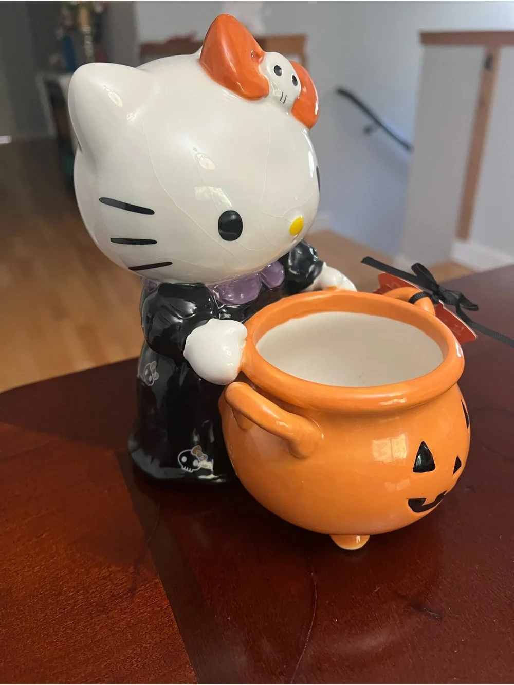 Hello Kitty Orange & White Halloween Pumpkin Holder
